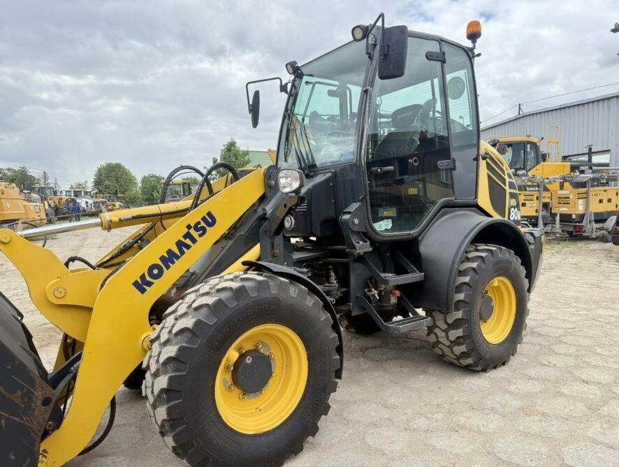 Komatsu WA80M-7 - اللودر بعجل: صورة 2 Komatsu WA80M-7 - اللودر بعجل: صورة 2