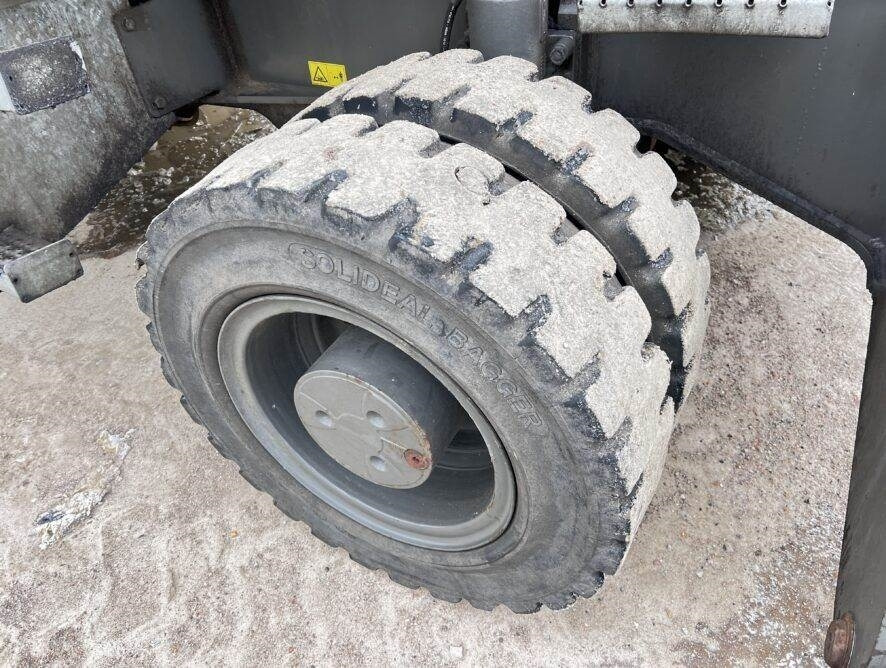 Sennebogen 825  - معالج النفايات: صورة 4 Sennebogen 825  - معالج النفايات: صورة 4