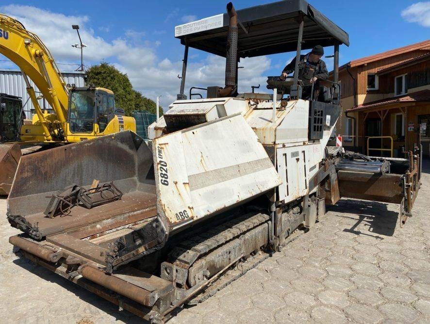 Volvo TITAN 6820 - مدادة الأسفلت: صورة 3 Volvo TITAN 6820 - مدادة الأسفلت: صورة 3