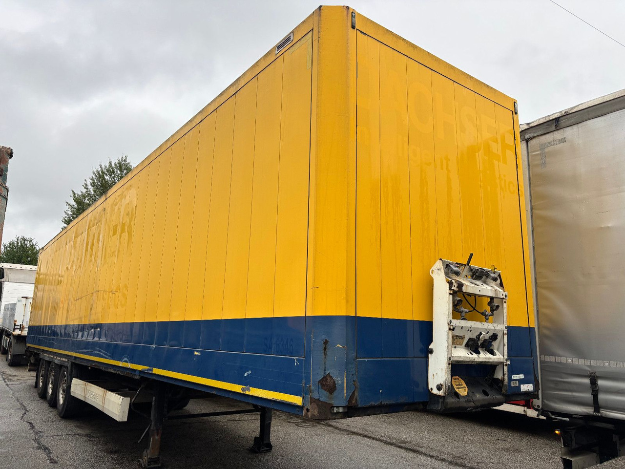 Krone SD Textilkoffer/Luft/Scheibe - نصف مقطورة صندوق مغلق: صورة 3 Krone SD Textilkoffer/Luft/Scheibe - نصف مقطورة صندوق مغلق: صورة 3