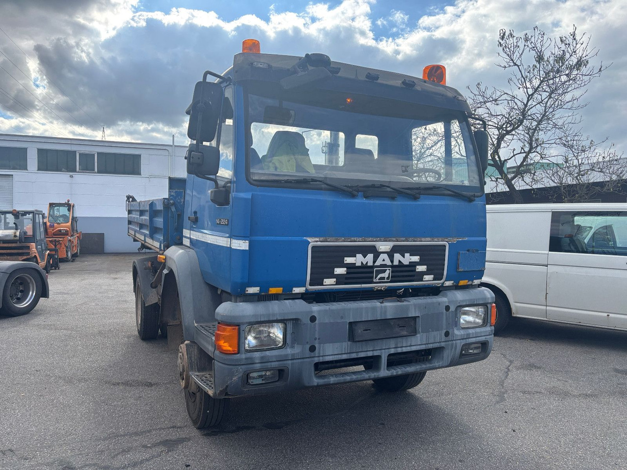 MAN 14.224 12.220 4x4 Meiller 3 Seitenkipper - شاحنة قلاب: صورة 4 MAN 14.224 12.220 4x4 Meiller 3 Seitenkipper - شاحنة قلاب: صورة 4