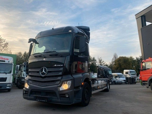 Mercedes-Benz Actros 1842 BDF LBW 1845 2x Mercedes-Benz Actros 1842 BDF LBW 1845 2x - شاحنات الحاويات / جسم علوي قابل للتغيير شاحنة: صورة 3 Mercedes-Benz Actros 1842 BDF LBW 1845 2x Mercedes-Benz Actros 1842 BDF LBW 1845 2x - شاحنات الحاويات / جسم علوي قابل للتغيير شاحنة: صورة 3