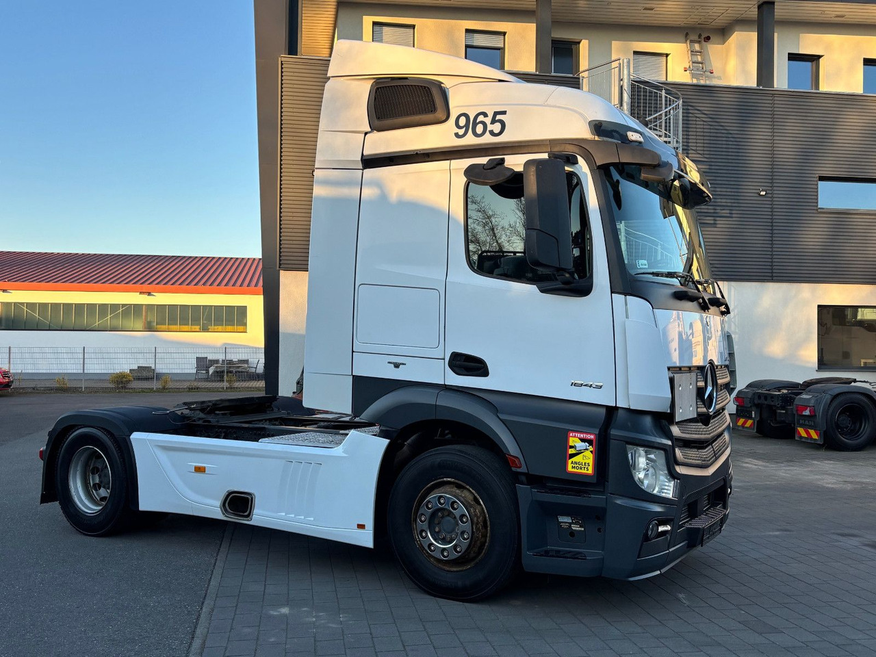 Mercedes-Benz Actros 1843 1845 - وحدة جر: صورة 3 Mercedes-Benz Actros 1843 1845 - وحدة جر: صورة 3