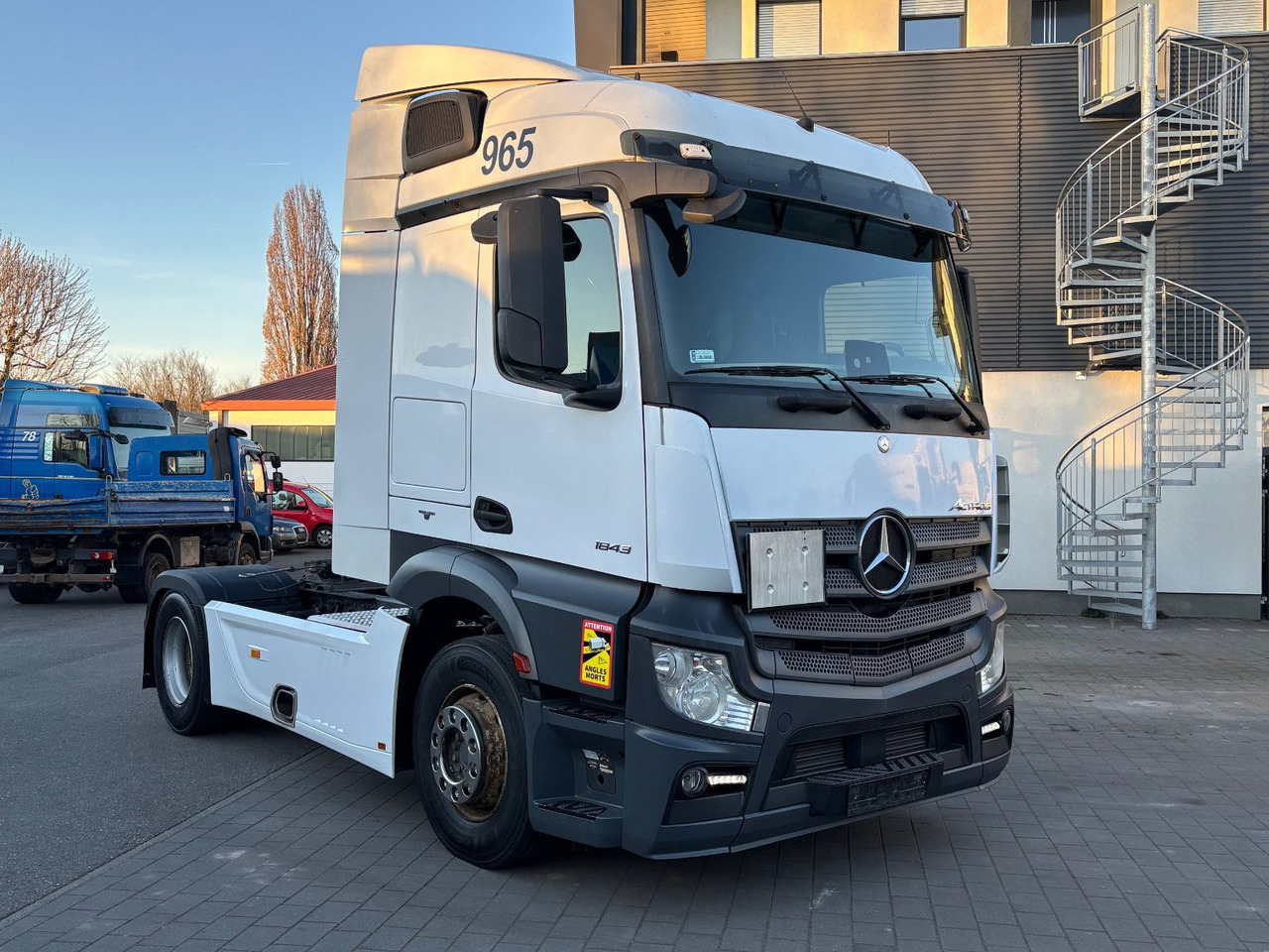 Mercedes-Benz Actros 1843 1845 - وحدة جر: صورة 2 Mercedes-Benz Actros 1843 1845 - وحدة جر: صورة 2