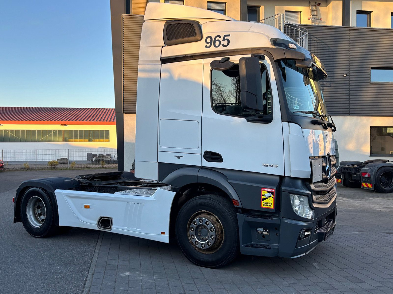 Mercedes-Benz Actros 1843 1845 - وحدة جر: صورة 1 Mercedes-Benz Actros 1843 1845 - وحدة جر: صورة 1