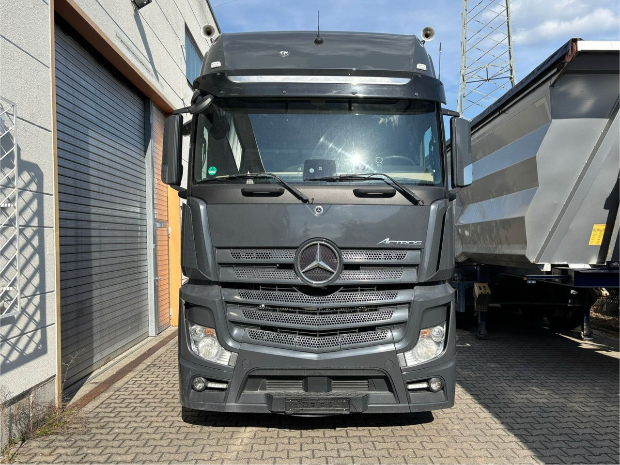 Mercedes-Benz Actros 1851 Retarder/Luft/Klima - وحدة جر: صورة 2 Mercedes-Benz Actros 1851 Retarder/Luft/Klima - وحدة جر: صورة 2