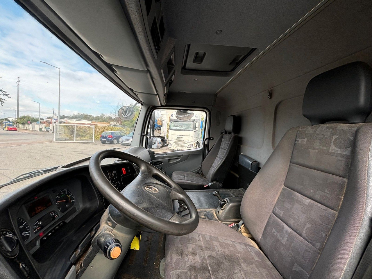 شاحنة مغلقة الصندوق Mercedes-Benz Atego 818 Kurze Radstand Blattfederung: صورة 11