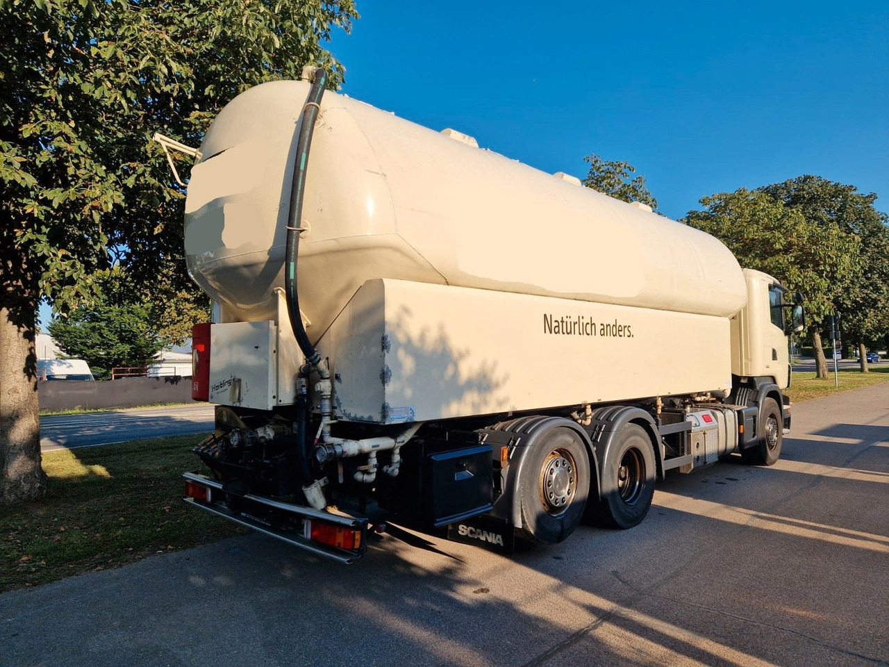 Scania R440 31m³ SILO 4 Kammer/Retarder/Kompressor/Lift - شاحنة صهريج: صورة 3 Scania R440 31m³ SILO 4 Kammer/Retarder/Kompressor/Lift - شاحنة صهريج: صورة 3