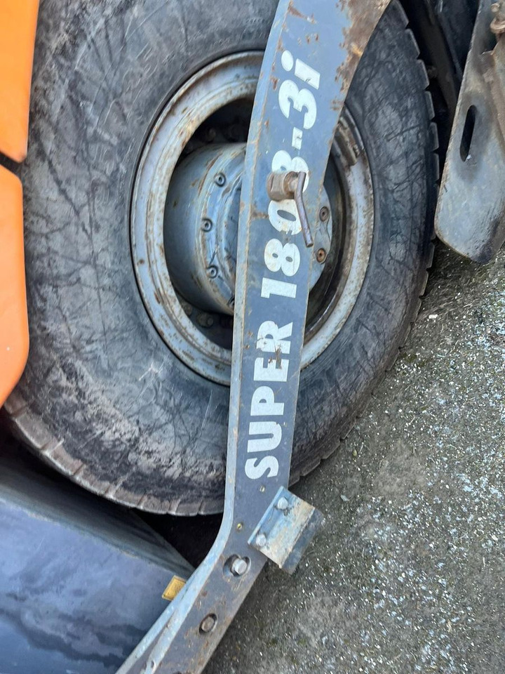 Vögele SUPER 1800-3i Vögele SUPER 1800-3i - مدادة الأسفلت: صورة 4 Vögele SUPER 1800-3i Vögele SUPER 1800-3i - مدادة الأسفلت: صورة 4