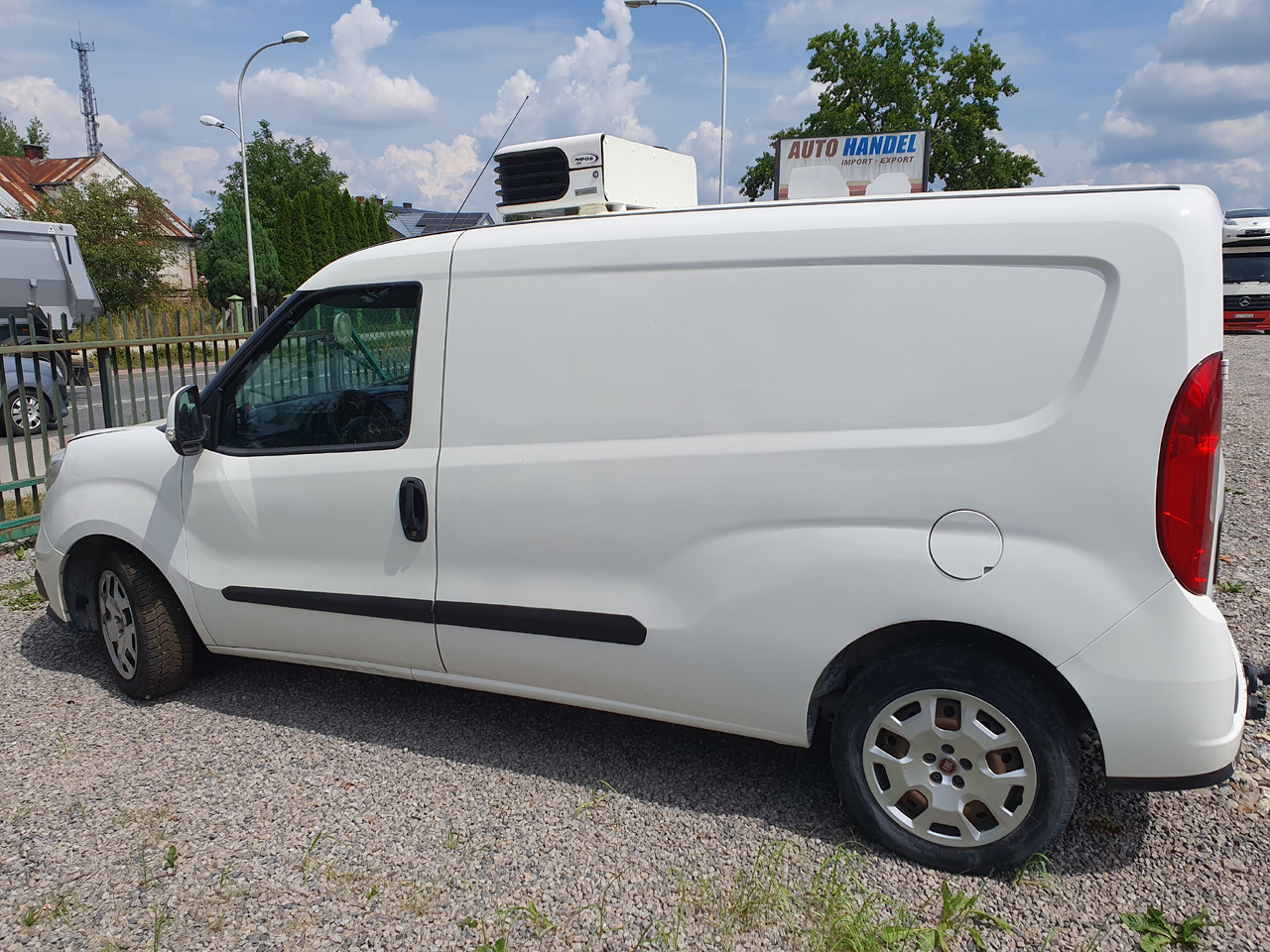 FIAT DOBLO 1.6 LONG CHLODNIA carrier KLIMA EURO6 - شاحنة مُبرّدة للتوصيل: صورة 4 FIAT DOBLO 1.6 LONG CHLODNIA carrier KLIMA EURO6 - شاحنة مُبرّدة للتوصيل: صورة 4
