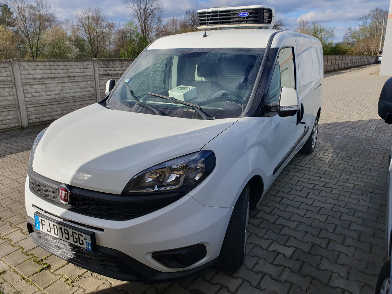 FIAT DOBLO CHLODNIA MROZNIA CARRIER KLIMA EURO6 - شاحنة مُبرّدة للتوصيل: صورة 1 FIAT DOBLO CHLODNIA MROZNIA CARRIER KLIMA EURO6 - شاحنة مُبرّدة للتوصيل: صورة 1