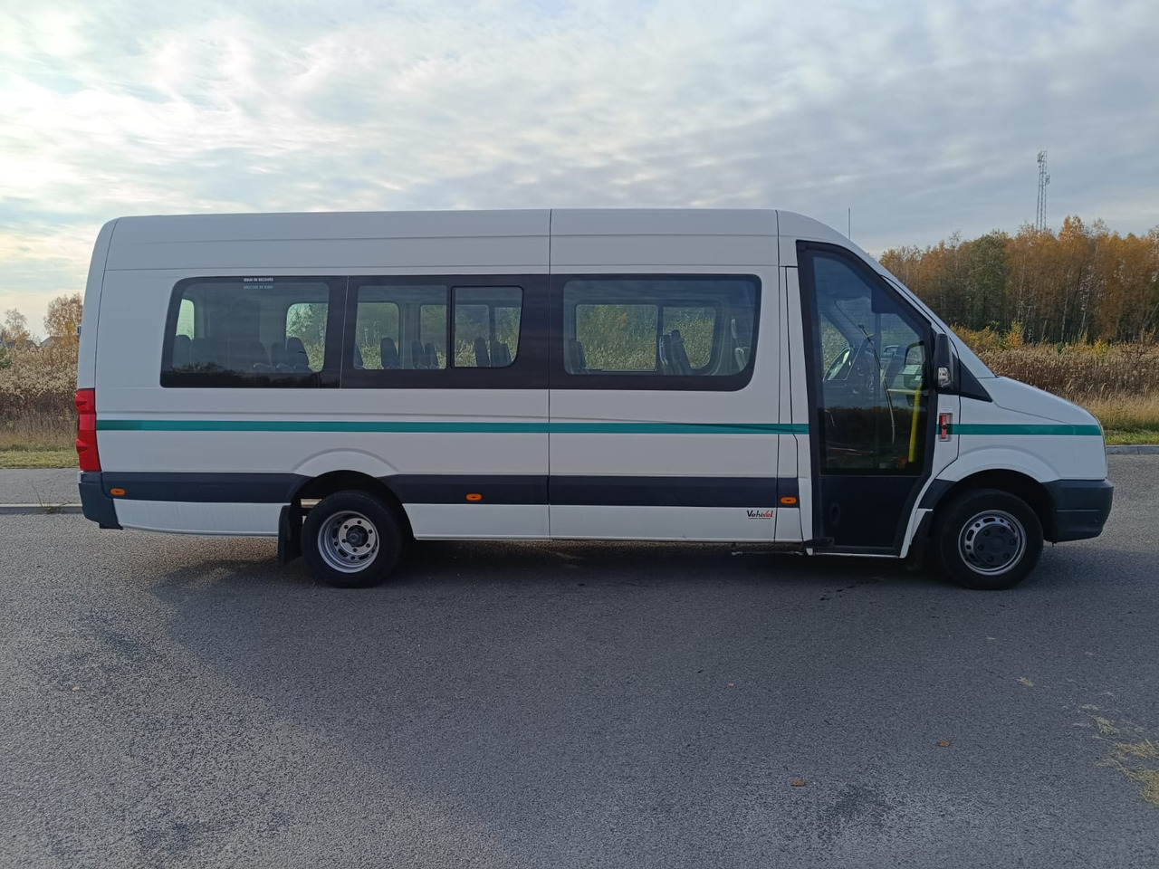 VOLKSWAGEN CRAFTER 23 OSOBY KLIMA WEBASTO KAMERA RETARDER HAK EURO5 - مركبة كوتش: صورة 2 VOLKSWAGEN CRAFTER 23 OSOBY KLIMA WEBASTO KAMERA RETARDER HAK EURO5 - مركبة كوتش: صورة 2