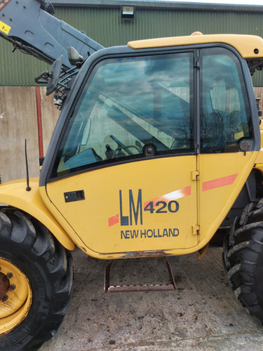 2000 New Holland LM420 - رافعة تلسكوبية: صورة 3 2000 New Holland LM420 - رافعة تلسكوبية: صورة 3