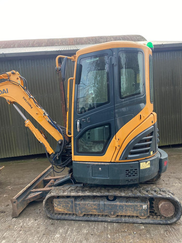 2017 Hyundai R25Z-9AK - حفارة: صورة 1 2017 Hyundai R25Z-9AK - حفارة: صورة 1