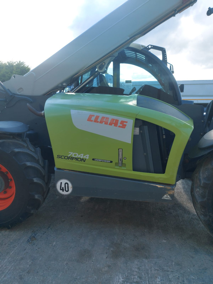 Claas Scorpion 7044 - آلات البناء: صورة 4 Claas Scorpion 7044 - آلات البناء: صورة 4