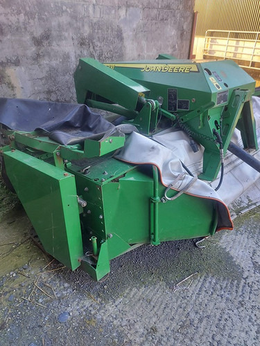 John Deere 131 - جزازة العشب: صورة 1 John Deere 131 - جزازة العشب: صورة 1