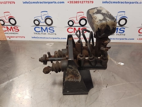 Case 856 Xl, 844 Xl, 745 Xl, 743 Xl Brake Master Cylinders 1287846c91, 226301a1 - اسطوانة الفرامل - جرار: صورة 1 Case 856 Xl, 844 Xl, 745 Xl, 743 Xl Brake Master Cylinders 1287846c91, 226301a1 - اسطوانة الفرامل - جرار: صورة 1