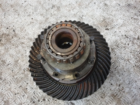 Case 956 Or 1056 Rear Differential 81711c1, 81715c1, 81403c1 - صندوق التروس التفاضلية - جرار: صورة 2 Case 956 Or 1056 Rear Differential 81711c1, 81715c1, 81403c1 - صندوق التروس التفاضلية - جرار: صورة 2