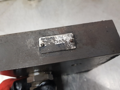 Claas Ares 500, 600 Rx, Rz, Rc Ser 656rc Hydraulic Valve Plate 6005028180 - نظام الهيدروليك: صورة 4 Claas Ares 500, 600 Rx, Rz, Rc Ser 656rc Hydraulic Valve Plate 6005028180 - نظام الهيدروليك: صورة 4