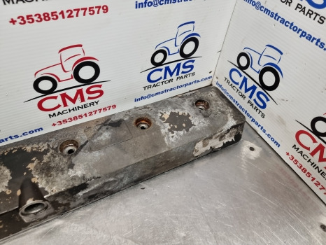 Claas Ares 656rc, Jd6068 Engine Valve Cover R121453, R135388, R135360 - رأس المحرك: صورة 4 Claas Ares 656rc, Jd6068 Engine Valve Cover R121453, R135388, R135360 - رأس المحرك: صورة 4