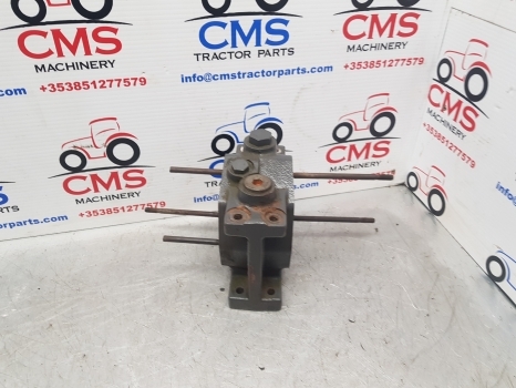 Claas Arion 500, 600 Spool Distribution Valve 4302904, 0011362040, 0011362041 - صمام هيدروليكي - جرار: صورة 1 Claas Arion 500, 600 Spool Distribution Valve 4302904, 0011362040, 0011362041 - صمام هيدروليكي - جرار: صورة 1