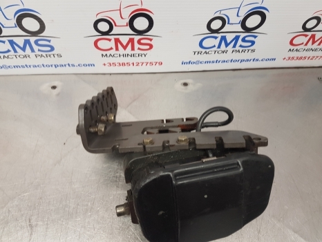 Claas Arion 530, 500, 600 Loader Hydraulic Quick Connect Coupler 0011320650 - نظام الهيدروليك: صورة 2 Claas Arion 530, 500, 600 Loader Hydraulic Quick Connect Coupler 0011320650 - نظام الهيدروليك: صورة 2