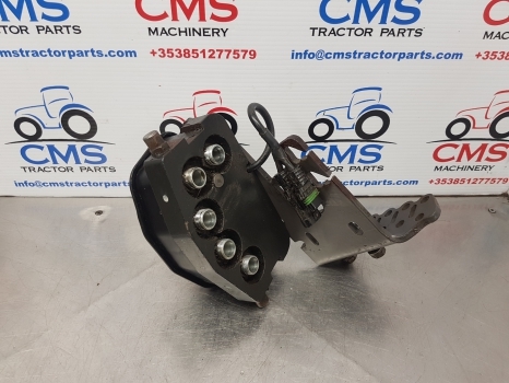 Claas Arion 530, 500, 600 Loader Hydraulic Quick Connect Coupler 0011320650 - نظام الهيدروليك: صورة 5 Claas Arion 530, 500, 600 Loader Hydraulic Quick Connect Coupler 0011320650 - نظام الهيدروليك: صورة 5