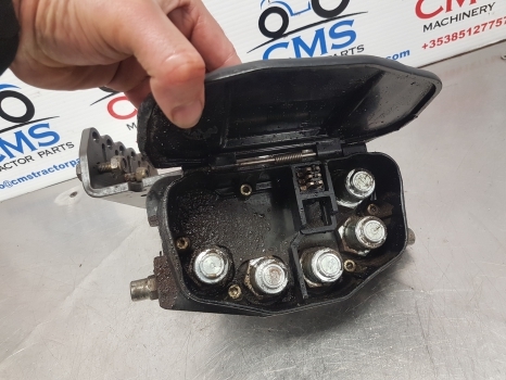 Claas Arion 530, 500, 600 Loader Hydraulic Quick Connect Coupler 0011320650 - نظام الهيدروليك: صورة 3 Claas Arion 530, 500, 600 Loader Hydraulic Quick Connect Coupler 0011320650 - نظام الهيدروليك: صورة 3