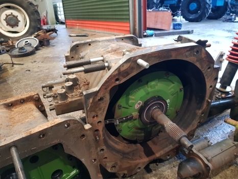Claas Arion 640 A36 Hexashift Transmission Complete 0011313610, 0011313611 - صندوق التروس - جرار: صورة 2 Claas Arion 640 A36 Hexashift Transmission Complete 0011313610, 0011313611 - صندوق التروس - جرار: صورة 2