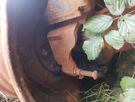 Claas Scorpion 732, 736 Front Lhs Rear Axle Rhs Hub Complete 0019230840 - المحور الخلفي: صورة 1 Claas Scorpion 732, 736 Front Lhs Rear Axle Rhs Hub Complete 0019230840 - المحور الخلفي: صورة 1
