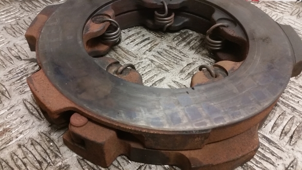 Deutz Agrotron 6.15 Rear Axle Brake Actuator Plate 04423836 - أجزاء الفرامل - جرار: صورة 3 Deutz Agrotron 6.15 Rear Axle Brake Actuator Plate 04423836 - أجزاء الفرامل - جرار: صورة 3