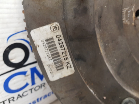 Deutz Agrotron 6120.4 Flywheel And Ring Gear 04297215, 04297218r, 04297215 Kz - دولاب الموازنة: صورة 2 Deutz Agrotron 6120.4 Flywheel And Ring Gear 04297215, 04297218r, 04297215 Kz - دولاب الموازنة: صورة 2