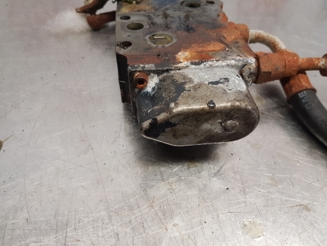 Deutz Dxbis110, 120, 140, 160 Hydraulic Spool Valve 04300357, 04304155 - صمام هيدروليكي - جرار: صورة 5 Deutz Dxbis110, 120, 140, 160 Hydraulic Spool Valve 04300357, 04304155 - صمام هيدروليكي - جرار: صورة 5