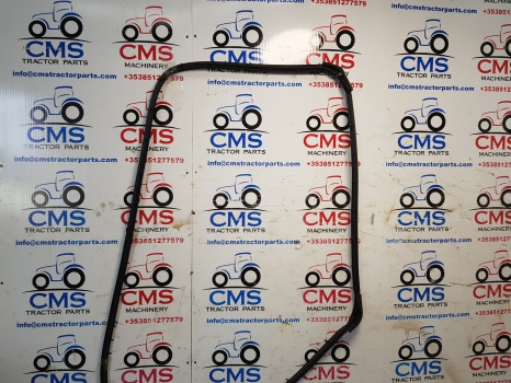 Ford 10, 30, Tw, 1000 Series, Super Q, Q Cab Door Rubber Seal Lhs D8nn9420531ac - باب و قطع الغيار: صورة 2 Ford 10, 30, Tw, 1000 Series, Super Q, Q Cab Door Rubber Seal Lhs D8nn9420531ac - باب و قطع الغيار: صورة 2