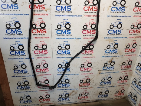 Ford 10, 30, Tw, 1000 Series, Super Q, Q Cab Door Rubber Seal Lhs D8nn9420531ac - باب و قطع الغيار: صورة 3 Ford 10, 30, Tw, 1000 Series, Super Q, Q Cab Door Rubber Seal Lhs D8nn9420531ac - باب و قطع الغيار: صورة 3