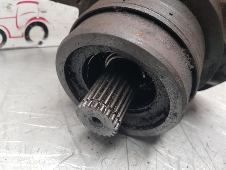 Ford 10 Carraro 709/19s2 Front Axle Differential Housing 18760 Car65598 9968055 - صندوق التروس التفاضلية - جرار: صورة 3 Ford 10 Carraro 709/19s2 Front Axle Differential Housing 18760 Car65598 9968055 - صندوق التروس التفاضلية - جرار: صورة 3