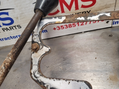 Ford 10 Series, Sq Cab Gear Change Panel With Loader Lever With Cable - عتلة تبديل السرعة - جرار: صورة 3 Ford 10 Series, Sq Cab Gear Change Panel With Loader Lever With Cable - عتلة تبديل السرعة - جرار: صورة 3