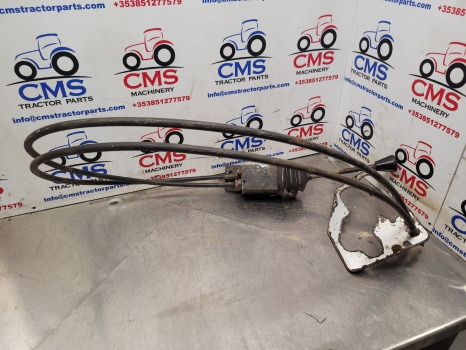Ford 10 Series, Sq Cab Gear Change Panel With Loader Lever With Cable - عتلة تبديل السرعة - جرار: صورة 1 Ford 10 Series, Sq Cab Gear Change Panel With Loader Lever With Cable - عتلة تبديل السرعة - جرار: صورة 1