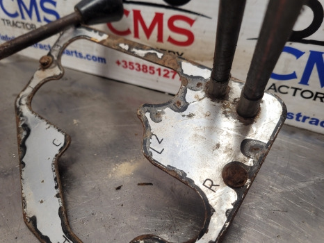 Ford 10 Series, Sq Cab Gear Change Panel With Loader Lever With Cable - عتلة تبديل السرعة - جرار: صورة 5 Ford 10 Series, Sq Cab Gear Change Panel With Loader Lever With Cable - عتلة تبديل السرعة - جرار: صورة 5