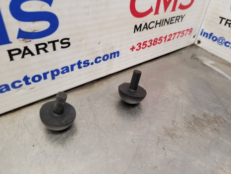 Ford 10, Tw, 30 Series Sq Cab Door Stop, Stopper Pair E4nn94235n11aa, 83948919 - باب و قطع الغيار: صورة 2 Ford 10, Tw, 30 Series Sq Cab Door Stop, Stopper Pair E4nn94235n11aa, 83948919 - باب و قطع الغيار: صورة 2