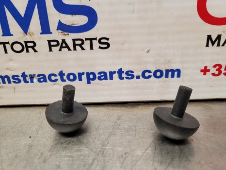 Ford 10, Tw, 30 Series Sq Cab Door Stop, Stopper Pair E4nn94235n11aa, 83948919 - باب و قطع الغيار: صورة 3 Ford 10, Tw, 30 Series Sq Cab Door Stop, Stopper Pair E4nn94235n11aa, 83948919 - باب و قطع الغيار: صورة 3