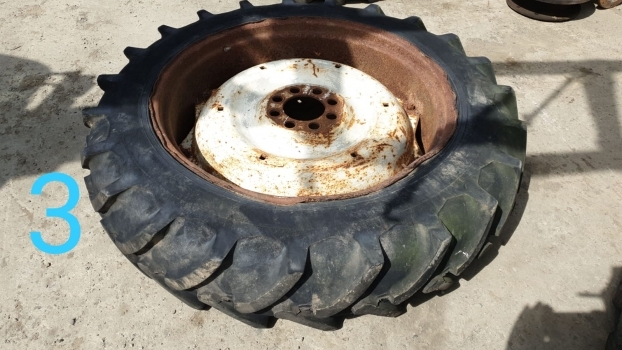 Ford 13.6 R36 Wheel 8 Stud - عجلات - جرار: صورة 1 Ford 13.6 R36 Wheel 8 Stud - عجلات - جرار: صورة 1