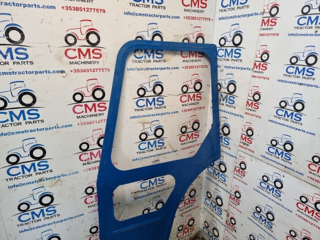 Ford 2000, 3000, 2600, 3600 Cab Door Frame Lhs - باب و قطع الغيار: صورة 2 Ford 2000, 3000, 2600, 3600 Cab Door Frame Lhs - باب و قطع الغيار: صورة 2