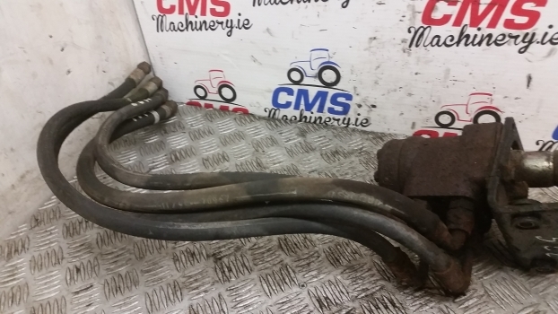 Ford 30, 10 S 4630 Danfoss Steering Motor Valve 83986295, E9223a244ba, 150n1260 - مقود - جرار: صورة 4 Ford 30, 10 S 4630 Danfoss Steering Motor Valve 83986295, E9223a244ba, 150n1260 - مقود - جرار: صورة 4