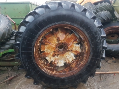 Ford 30, Tw, 40 Series Tw15, 8530, Tw20 Rear Adjustable Wheel Ant Tyre 18.4r38 - عجلات - جرار: صورة 1 Ford 30, Tw, 40 Series Tw15, 8530, Tw20 Rear Adjustable Wheel Ant Tyre 18.4r38 - عجلات - جرار: صورة 1