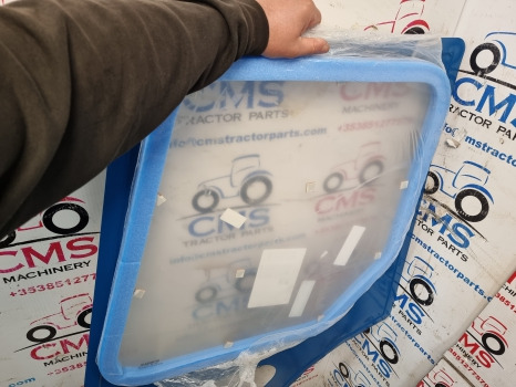 Ford 4000, 3000, 4600, 6600, Cab Door Glass 81827480, D6808 - باب و قطع الغيار: صورة 4 Ford 4000, 3000, 4600, 6600, Cab Door Glass 81827480, D6808 - باب و قطع الغيار: صورة 4