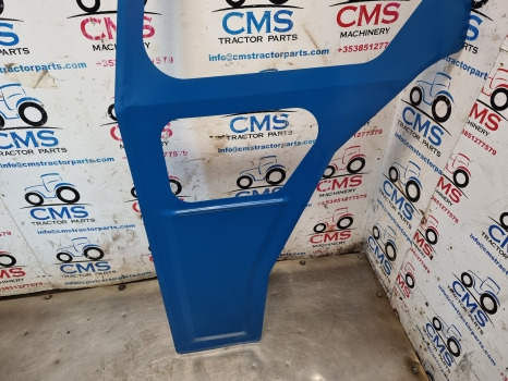 Ford 4000, 5000, 6000, 7000 Cab Door Frame Lhs 81834250 - باب و قطع الغيار: صورة 4 Ford 4000, 5000, 6000, 7000 Cab Door Frame Lhs 81834250 - باب و قطع الغيار: صورة 4