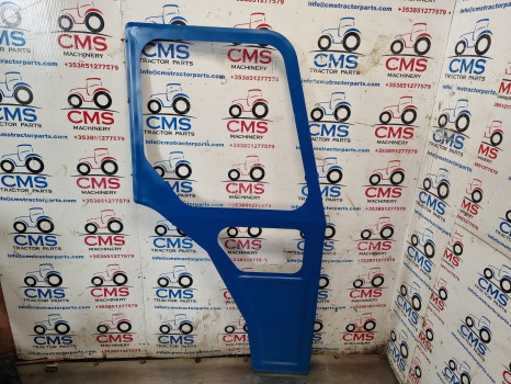 Ford 4000, 5000, 6000, 7000 Cab Door Frame Rhs 81834249 - باب و قطع الغيار: صورة 1 Ford 4000, 5000, 6000, 7000 Cab Door Frame Rhs 81834249 - باب و قطع الغيار: صورة 1