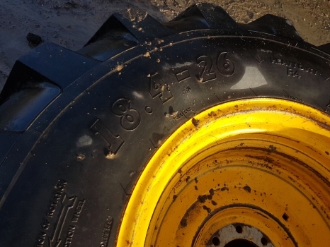 Ford 4550 Rear Wheel Rim And Tyre 18.4-26, 1 Inch Grip, 6 Inches Centre Hole - عجلات - جرار: صورة 2 Ford 4550 Rear Wheel Rim And Tyre 18.4-26, 1 Inch Grip, 6 Inches Centre Hole - عجلات - جرار: صورة 2