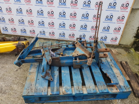 Ford 4610, 4600, 4000, 3910, Pick Up Hitch Complete Original - إطار/ شاسيه: صورة 1 Ford 4610, 4600, 4000, 3910, Pick Up Hitch Complete Original - إطار/ شاسيه: صورة 1